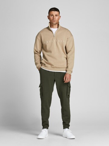 žalia JACK & JONES Siaurėjantis Laisvo stiliaus kelnės 'JJIGordon JJClassic'
