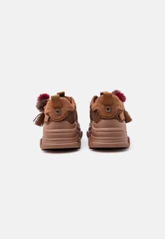 STEVE MADDEN Sneakers laag 'Possession' in Bruin