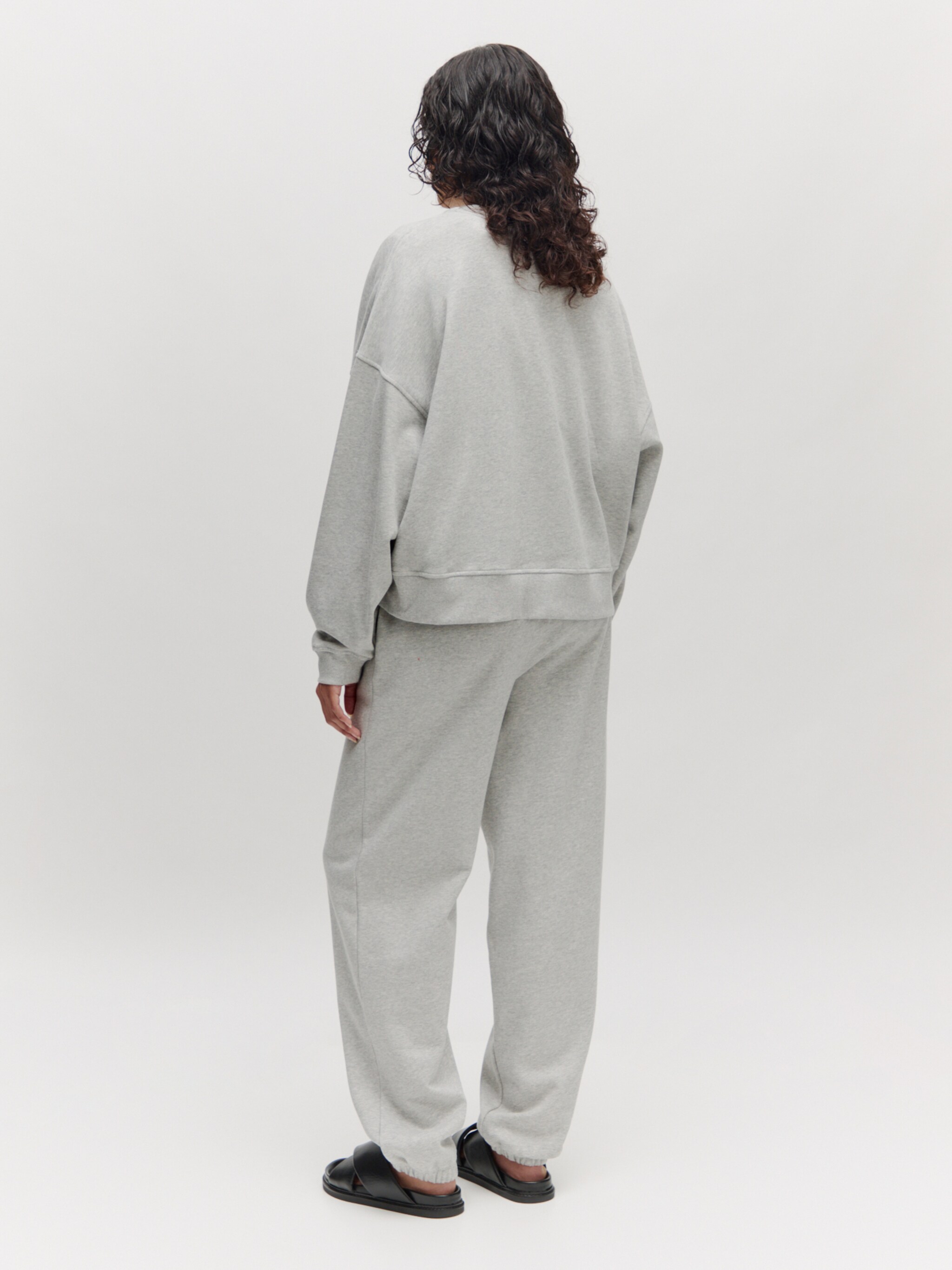 EDITED Producten Sweatshirt 'Emielia' Grijs