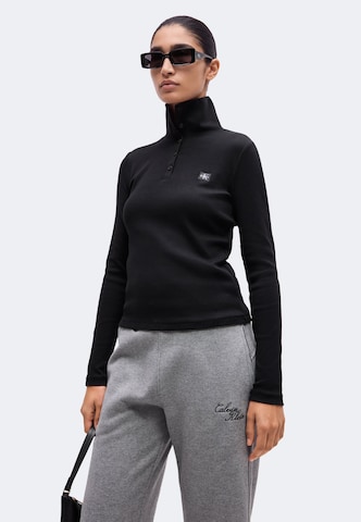 Largi Pantaloni de la Calvin Klein Jeans pe gri