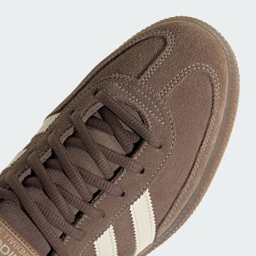 ADIDAS ORIGINALS Sneaker in Braun