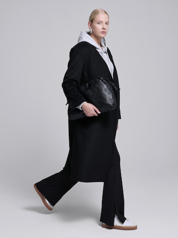 AEMMI Between-seasons coat in Black