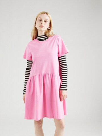 Abito estivo di Rich & Royal in rosa