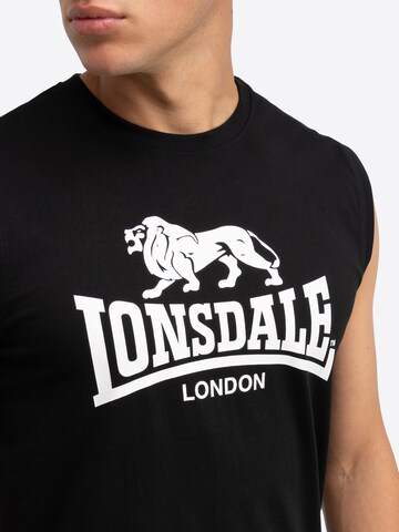 LONSDALE Футболка в Черный