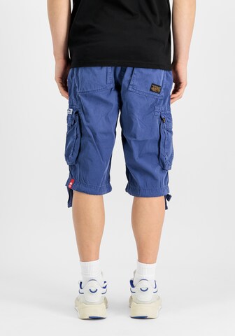 ALPHA INDUSTRIES Regularen Hlače | modra barva