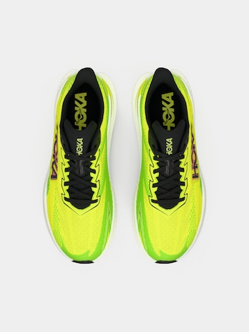 Sneaker de alergat 'MACH X 3' de la HOKA pe galben