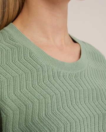 WE Fashion Sweater in Green