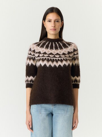 YAS Sweater in Brown: front