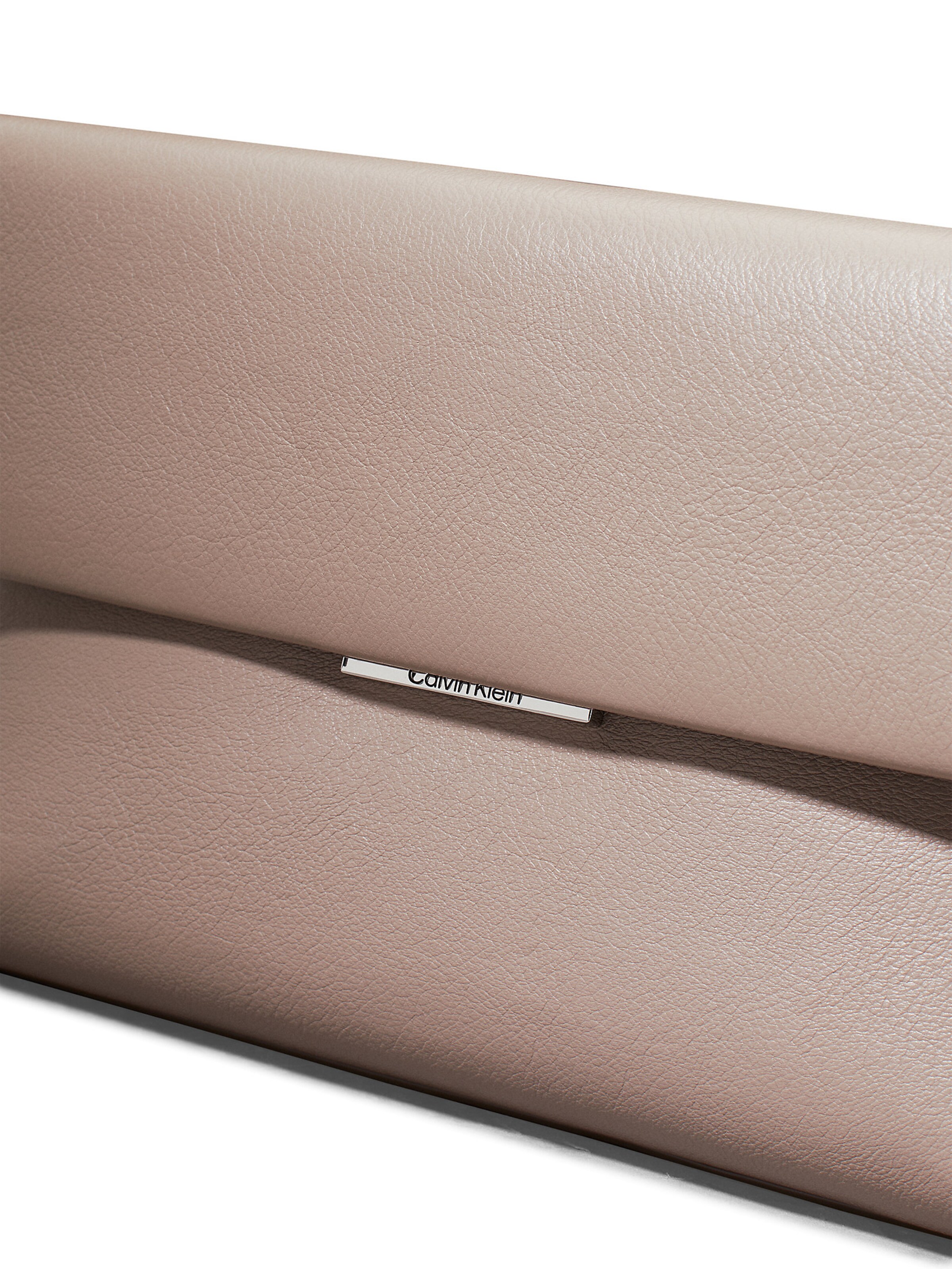 Calvin Klein Umhängetasche in Beige