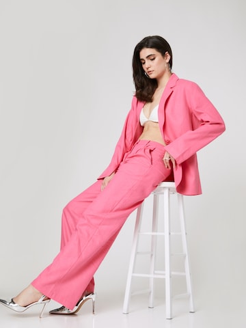 Blazer 'Sofia' di LENI KLUM x ABOUT YOU in rosa