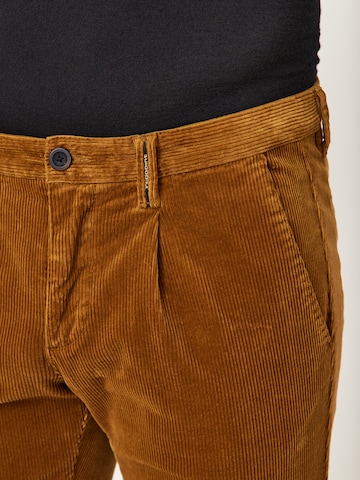 REDPOINT Slim fit Chino Pants in Brown