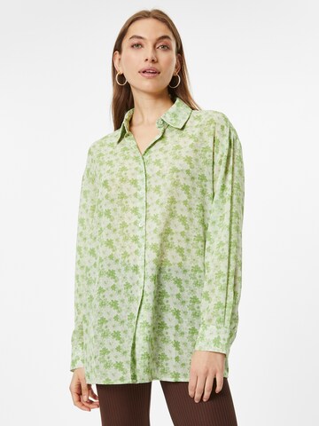 NA-KD Blouse in Green: front