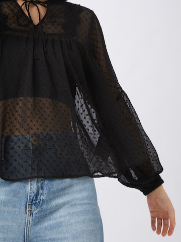 VERO MODA Blouse 'Madeline' in Zwart