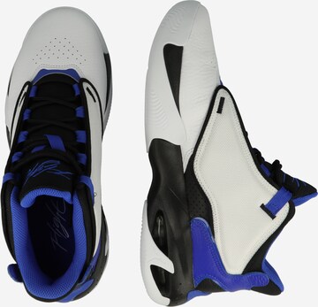 Jordan Спортни обувки 'MAX AURA 4' в бяло