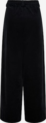 ONLY Bukser med lægfolder 'ONLSVEA-NESSA' i sort: forside