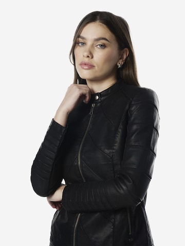 KOROSHI - Chaqueta de entretiempo en negro