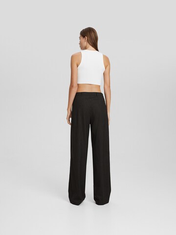 Loosefit Pantaloni cu dungă de la Bershka pe gri