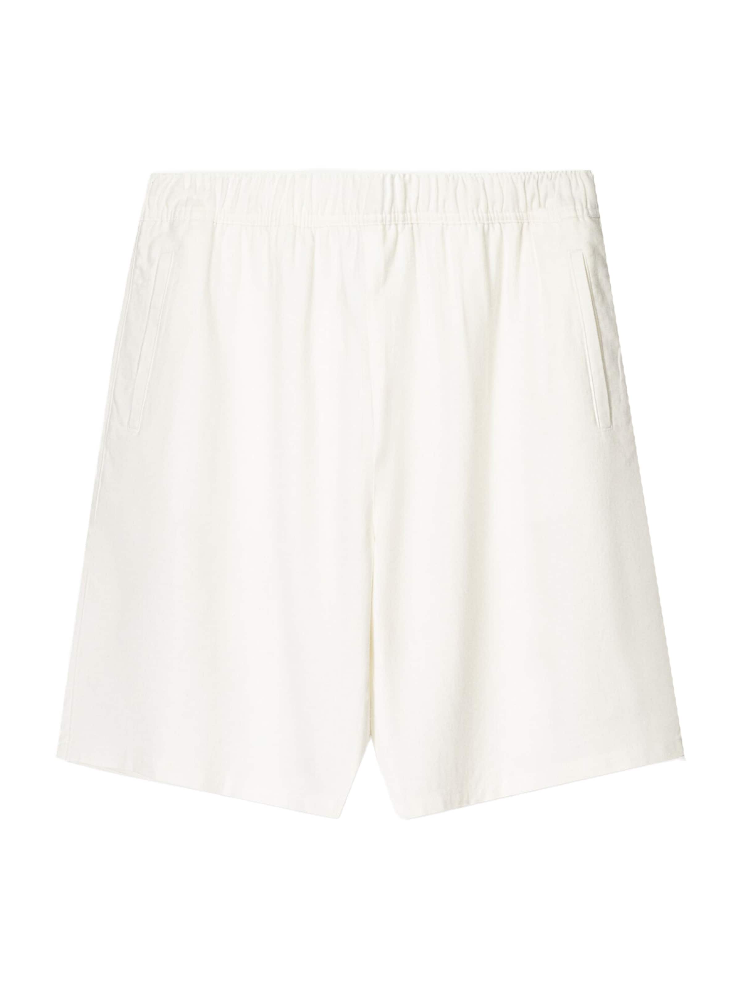 Bershka Loosefit Shorts in Weiß: Vorderseite