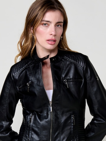 KOROSHI Jacke in Schwarz