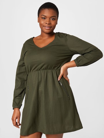 Rochie 'Samira' de la ABOUT YOU Curvy pe verde: față