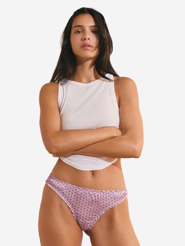 ETAM String 'NORA' in Lila