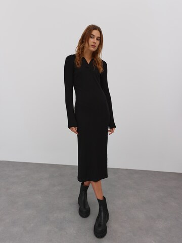 EDITED Knitted dress 'Alamea' in Black: front