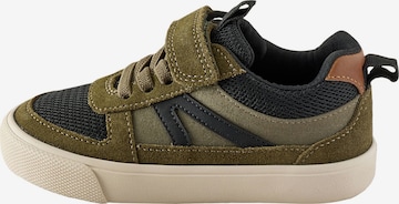 Next Sneaker i grön: framsida