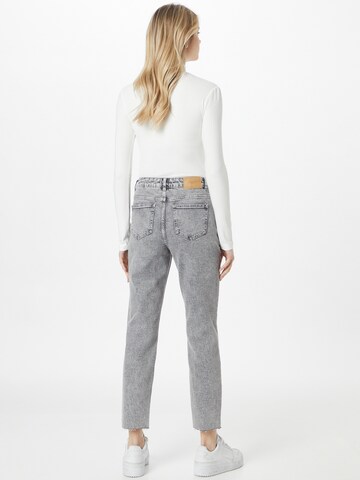 VERO MODA Regular Jeans 'Brenda' in Grijs