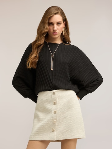 MOTIVI Sweater in Black