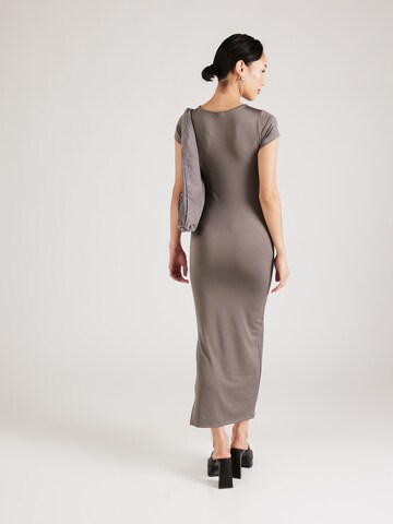 Noisy may Dress 'ALICE' in Grey