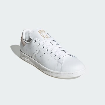 ADIDAS ORIGINALS Låg sneaker 'Stan Smith' i vit