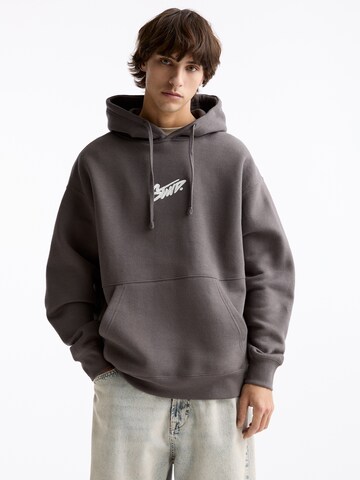 Pull&Bear Sweatshirt in Grijs: voorkant