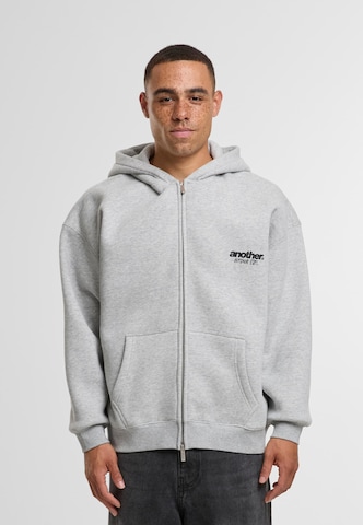 Veste de survêtement 'Almost Home' Another Cotton Lab en gris