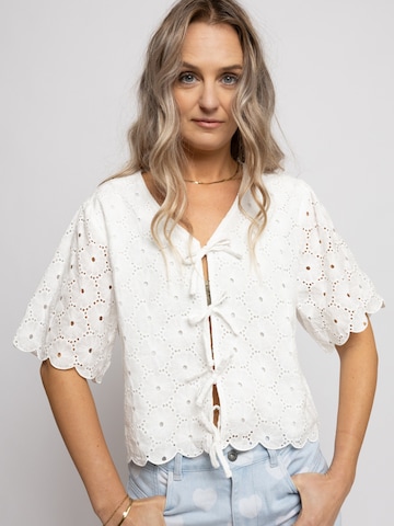 Looxs Revolution Blouse in White: front