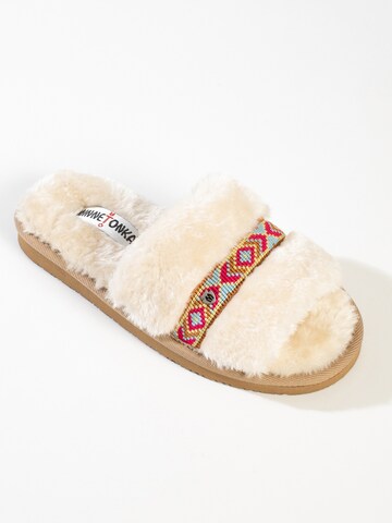 Minnetonka Mule 'London' in White
