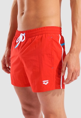 ARENA Badshorts 'Tapes Beach X-Shorts' i röd