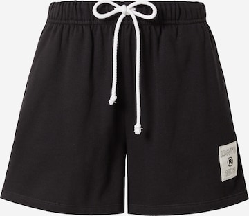 LEVI'S ® Short 'Graphic Court Sweatshort' in Schwarz: predná strana