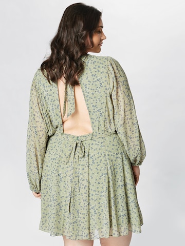 Robe Forever New Petite en vert