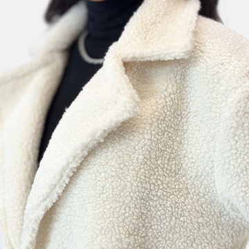 Manteau d’hiver Elara en blanc