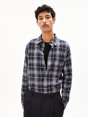 Fit confort Chemise ARMEDANGELS en bleu : devant