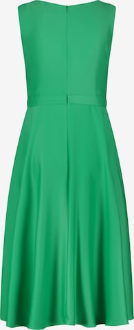 Robe de cocktail Vera Mont en vert