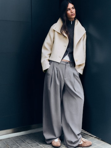 Bershka Prechodná bunda - Béžová