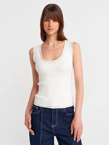 Dilvin Knitted top in White: front