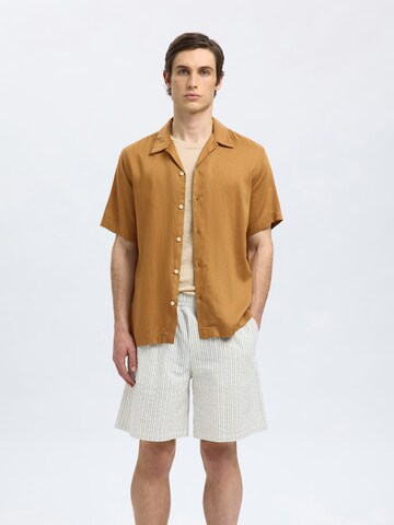 SELECTED HOMME Regular fit Риза 'SLHNoa' в кафяво: отпред