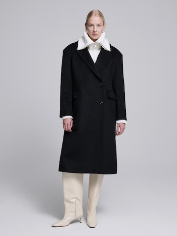 AEMMI Between-seasons coat in Black