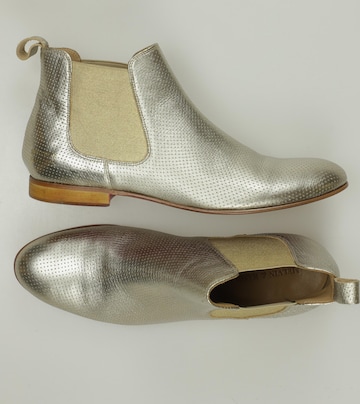 MELVIN & HAMILTON Dress Boots in 42 in Gold: front