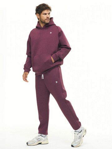 Tapered Pantaloni 'RECREATION Scuba Jogger' di DRILLS Apparel in rosso