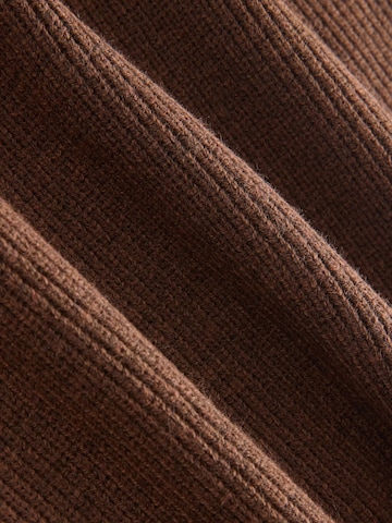 Pulover de la Next pe maro