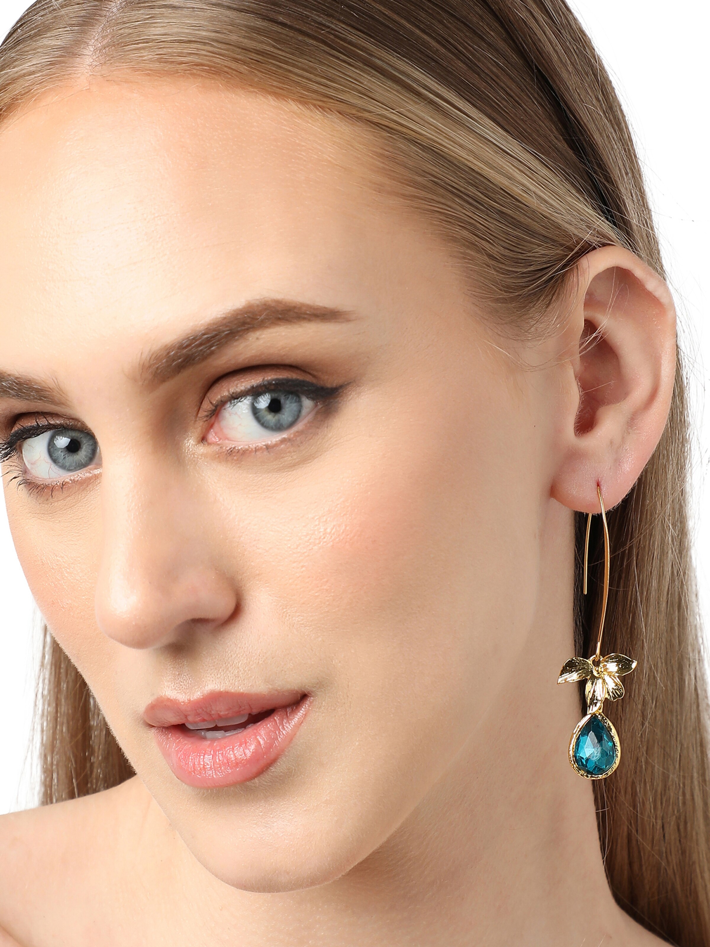 Boucles d'oreilles 'Pawni' SOHI en bleu : devant