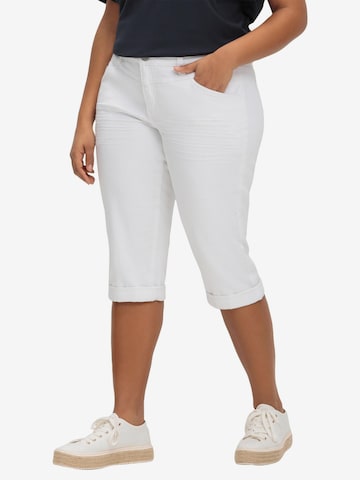 SHEEGO Slimfit Jeans in Wit: voorkant